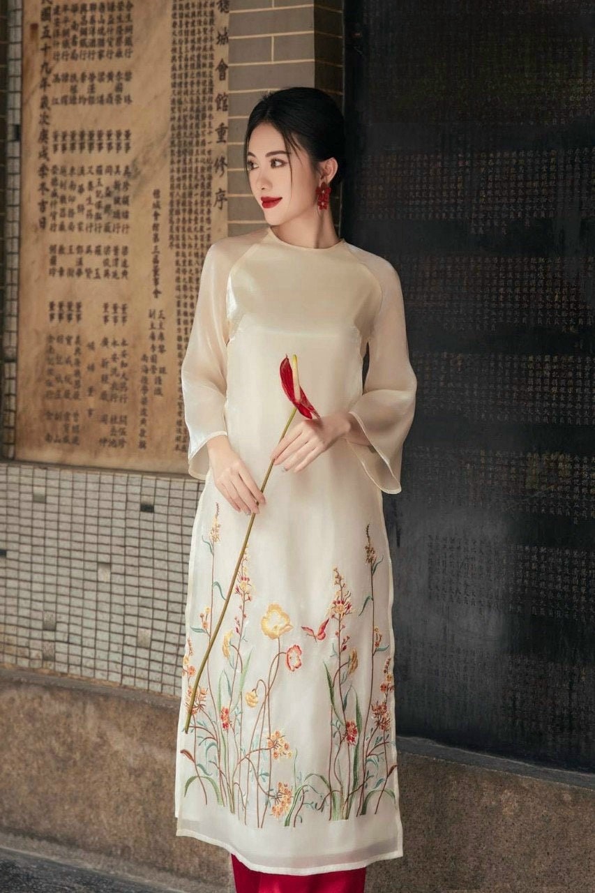 Kem Vietnamese ao dai beige, pants included