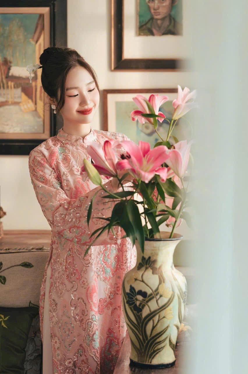 BacBling Vietnamese ao dai pink embroidery sequins, pants included