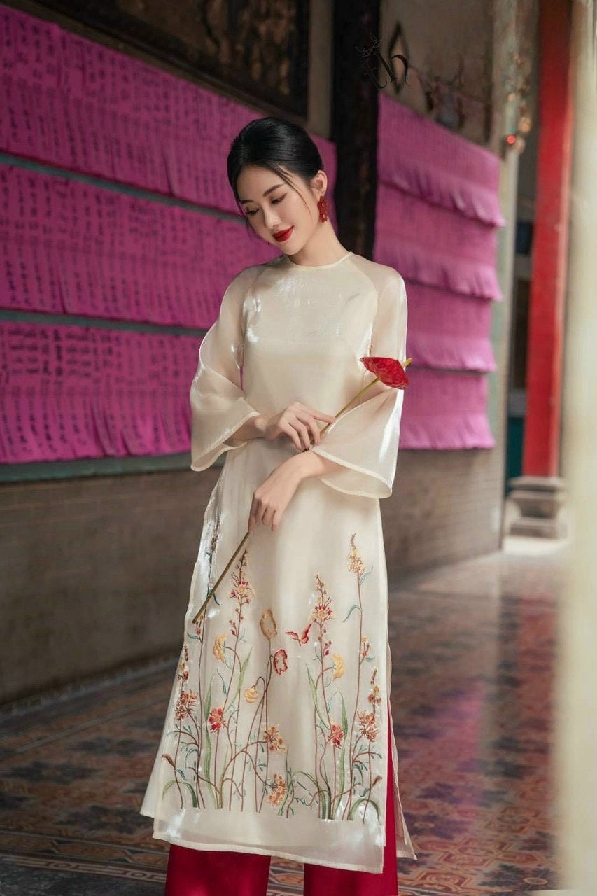 Kem Vietnamese ao dai beige, pants included