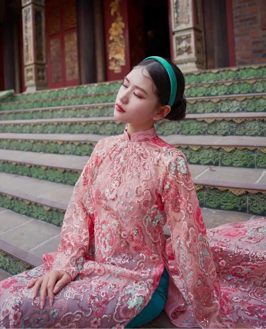 BacBling Vietnamese ao dai pink embroidery sequins, pants included
