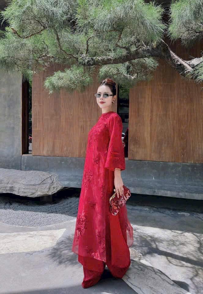 Vietnamese ao dai LinkLan red embroidered floral design aodai, brooch and pants included
