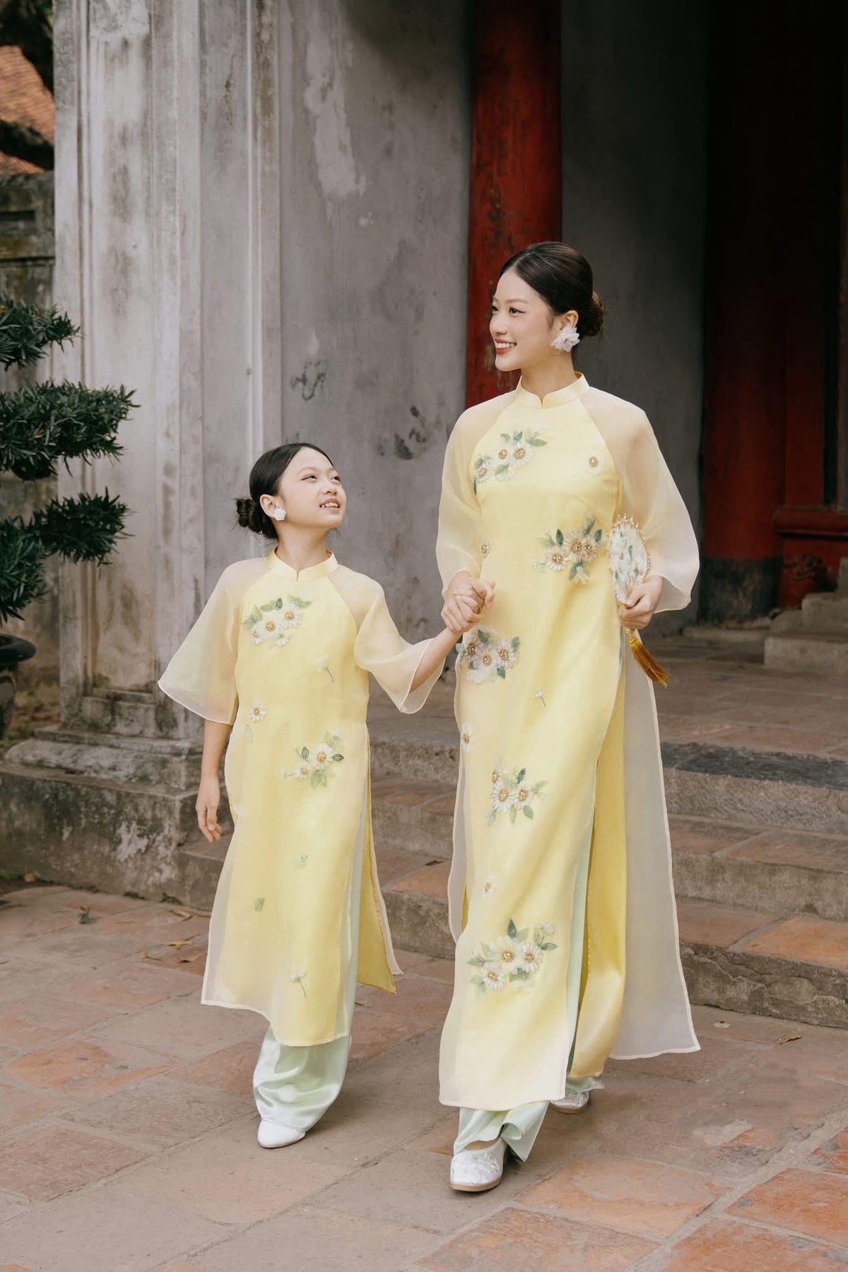 MocTrac Vietnamese aodai yellow, pants included