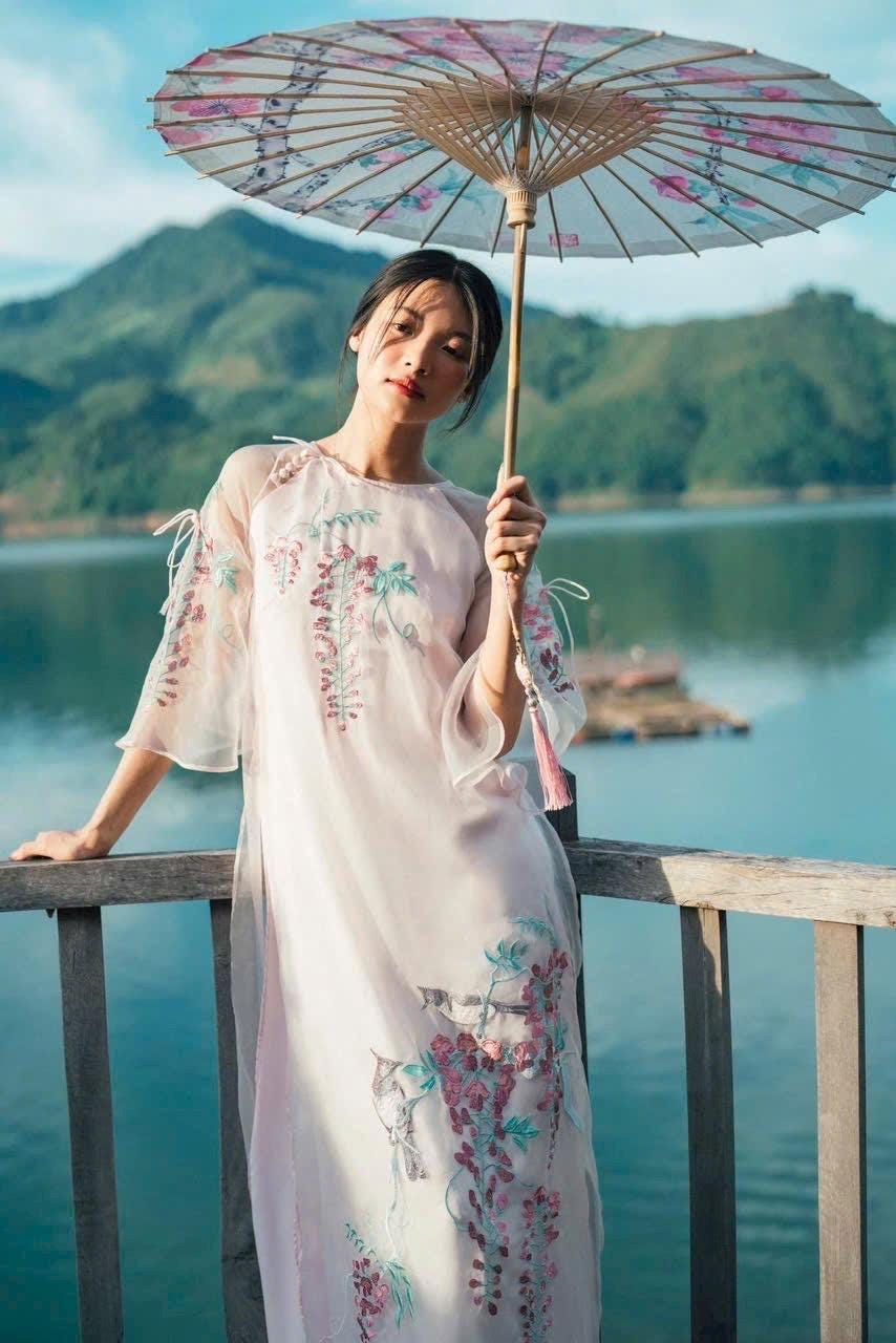 Vietnamese ao dai Vanny aodai pale pink embroidery, pants included