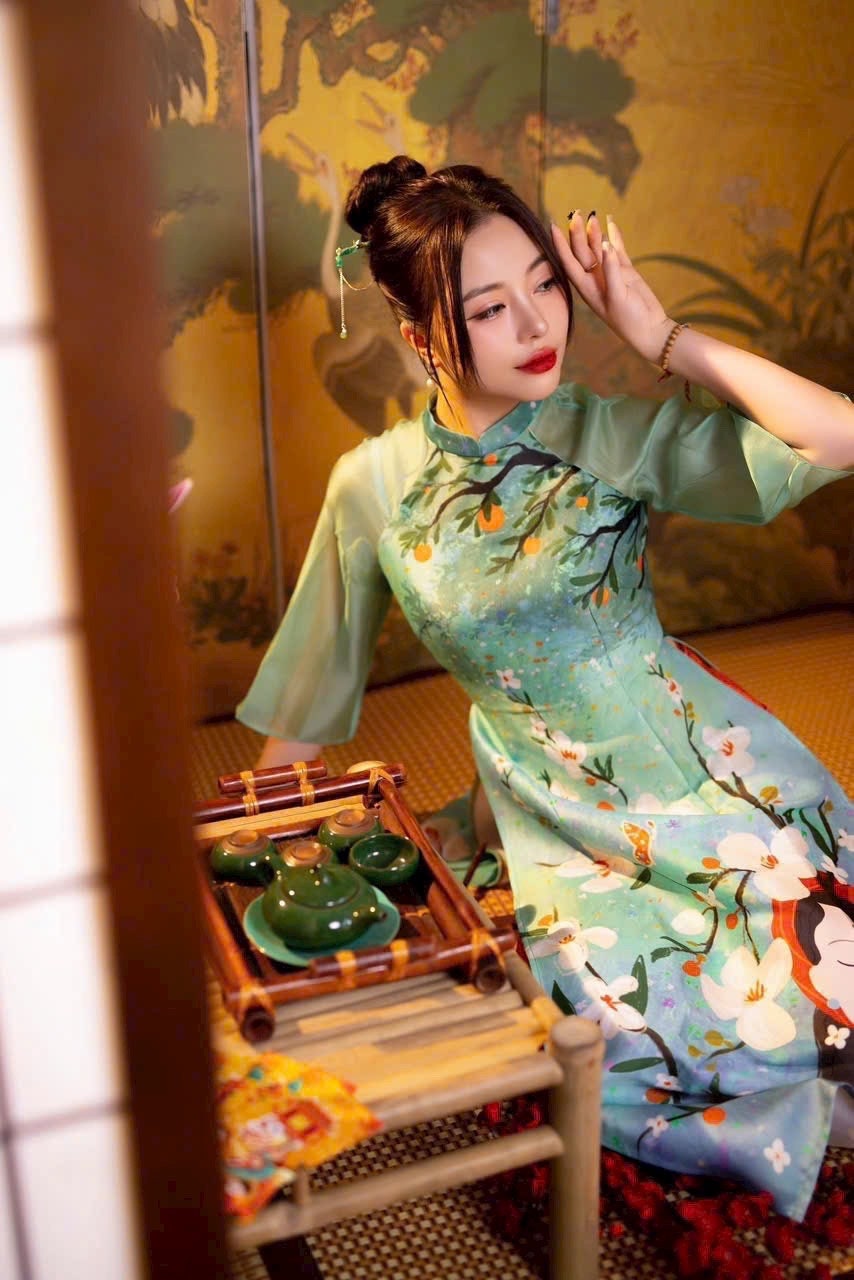 Vietnamese aodai Lep Xanh, pants included