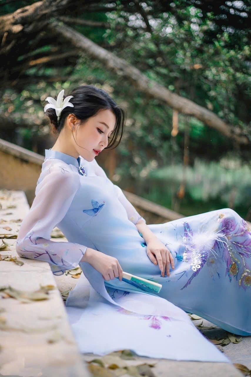 LamDong Vietnamese ao dai blue, brooch and pants included