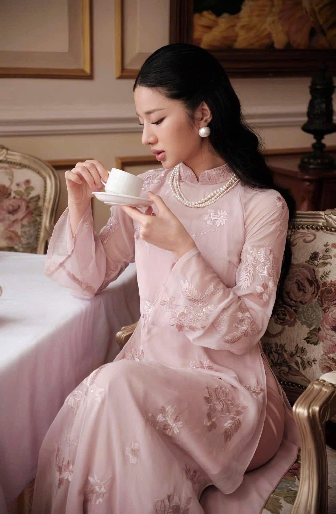 Vietnamese ao dai Havy embroidery pink aodai, pants included