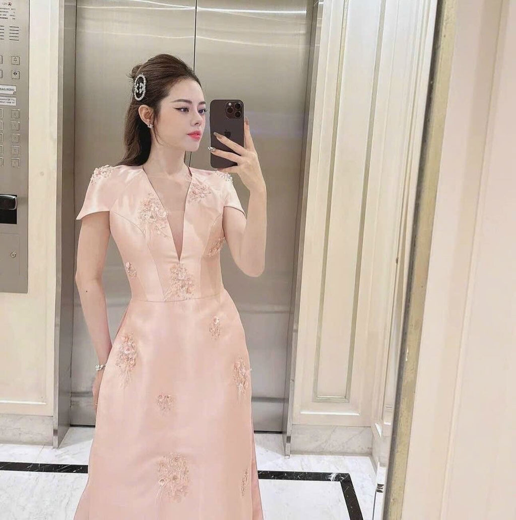 Vietnamese modern Vee aodai pink , pants included