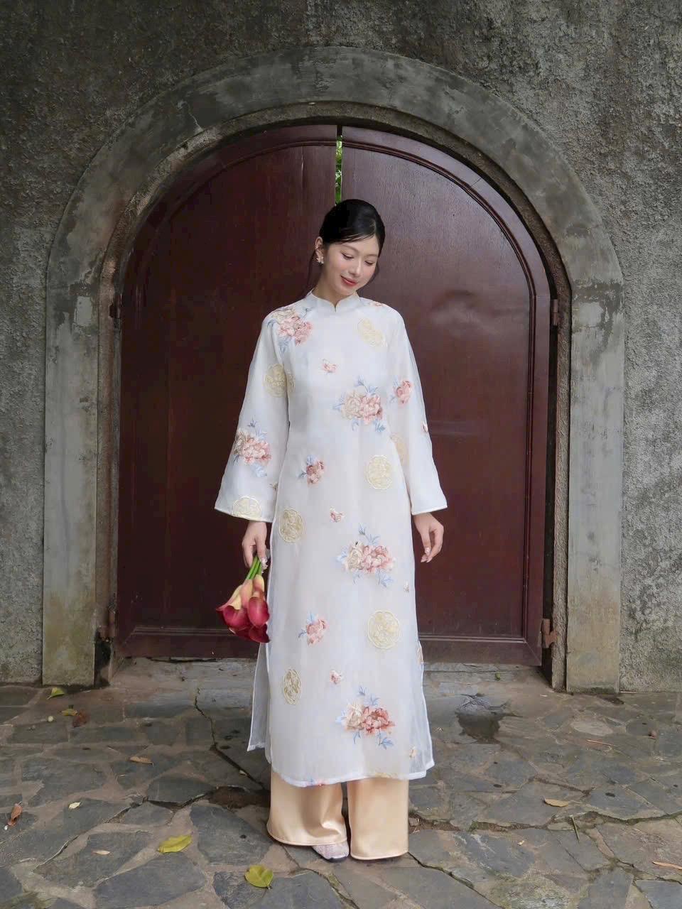 Vietnamese ao dai VanHoaLinh embroidered white aodai, pants included