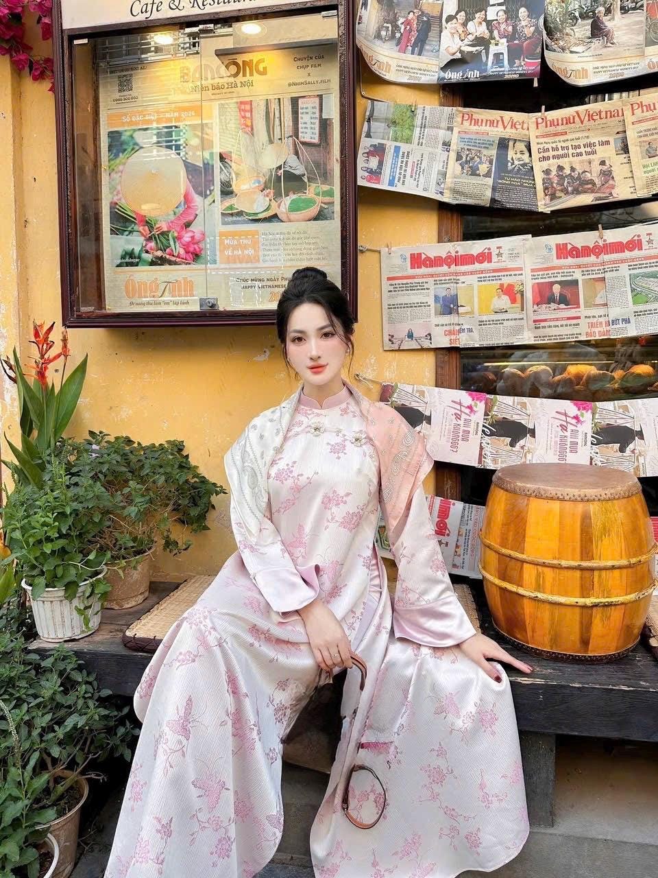 Vietnamese ao dai QuynhHoa gam chun pink butterfly design aodai, pants included