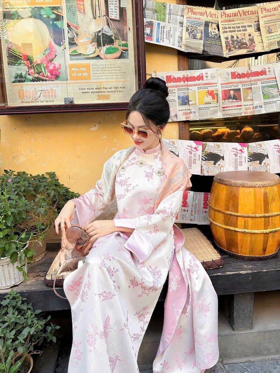 Vietnamese ao dai QuynhHoa gam chun pink butterfly design aodai, pants included