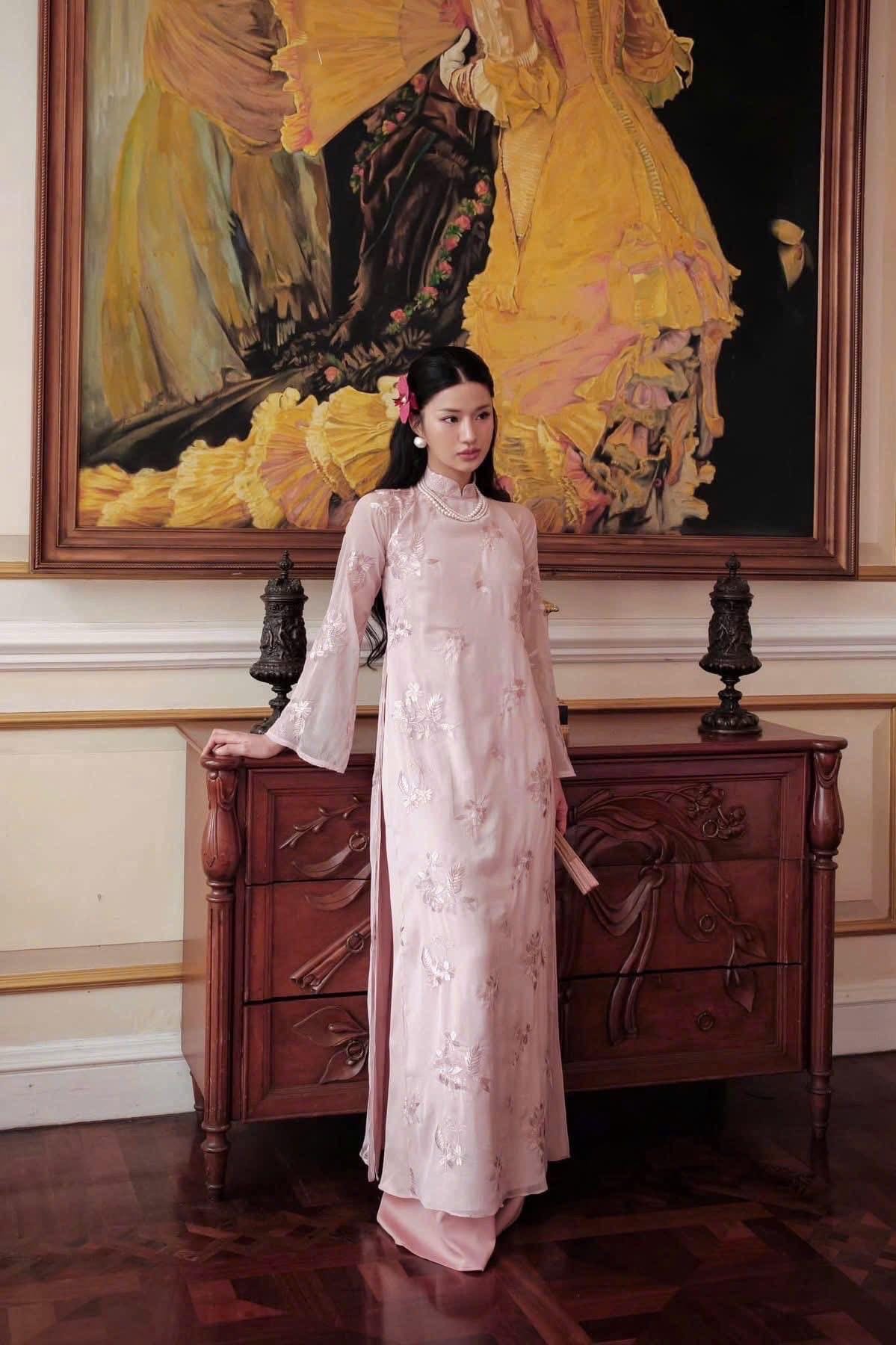 Vietnamese ao dai Havy embroidery pink aodai, pants included