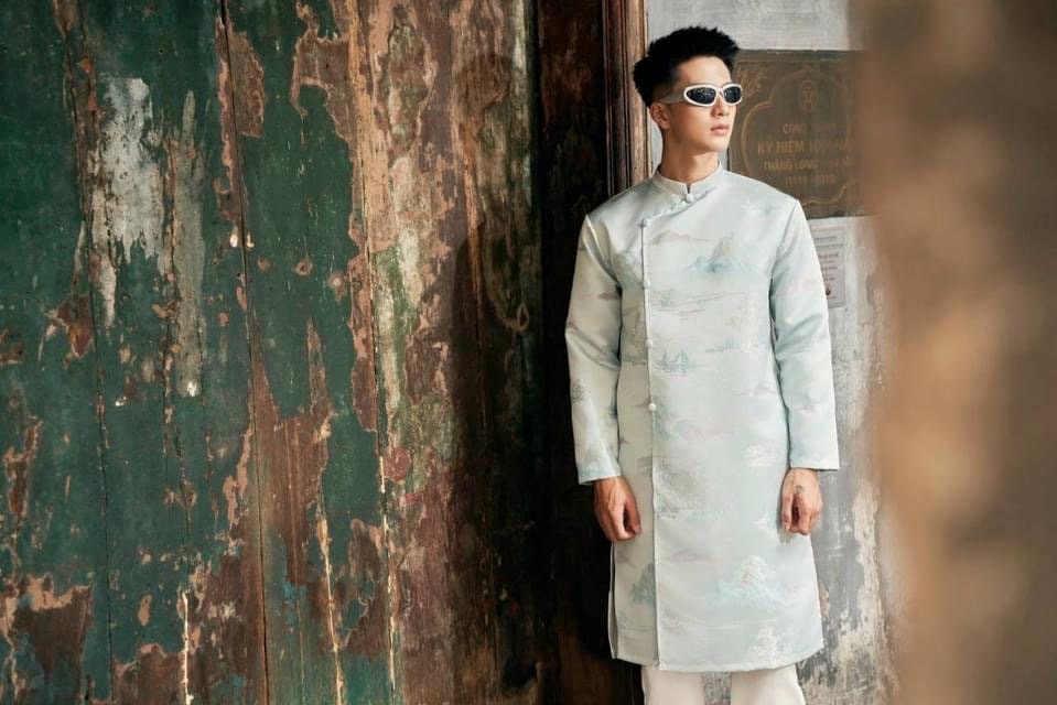 SonThuy Vietnamese aodai for men light blue