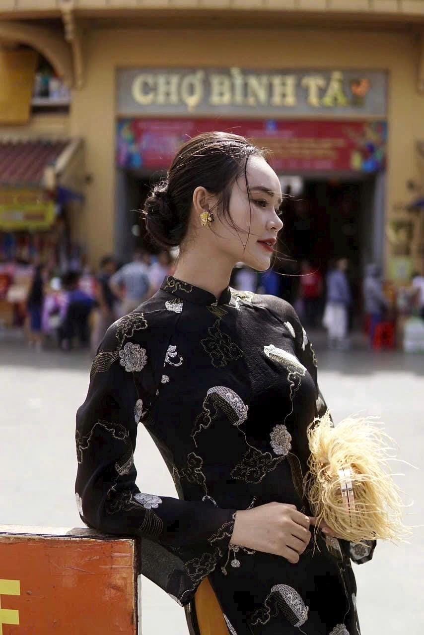 DienHy Vietnamese ao dai pink or black, pants included