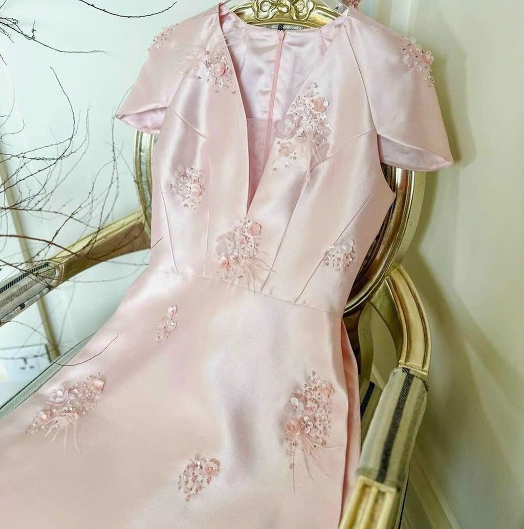 Vietnamese modern Vee aodai pink , pants included