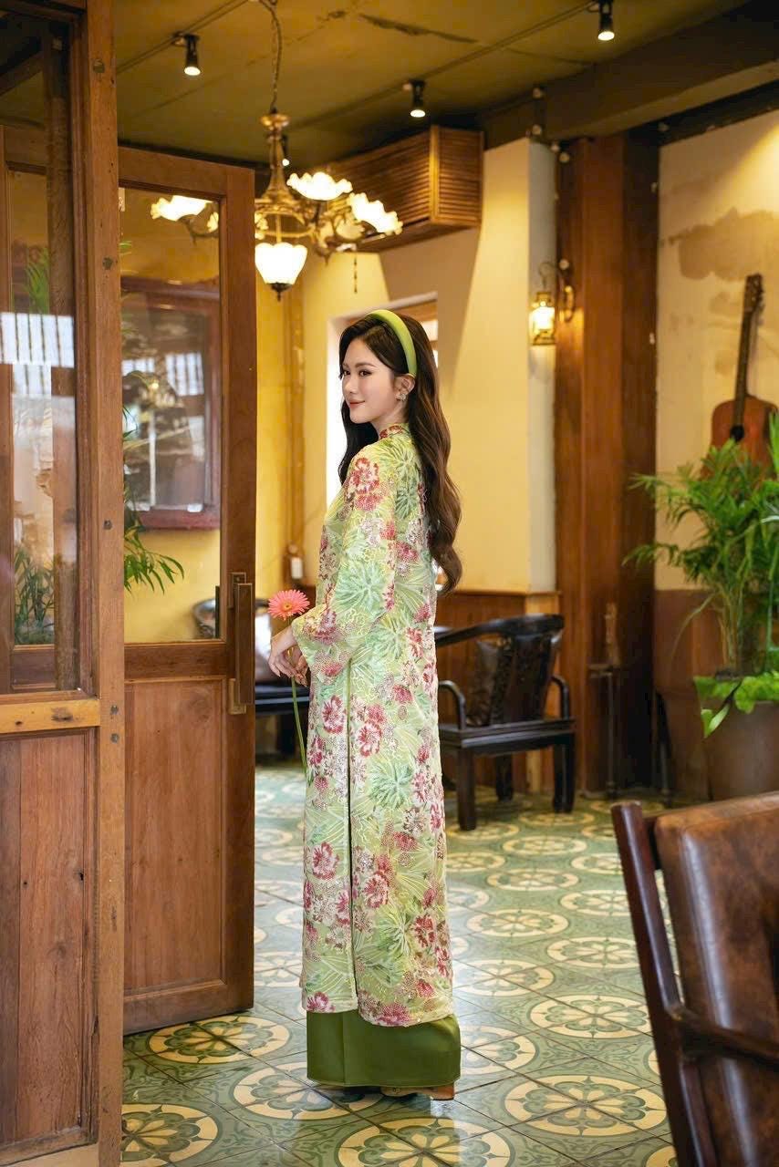 ComHoa Vietnamese aodai KimSa  floral embroidery green sequins, pants included