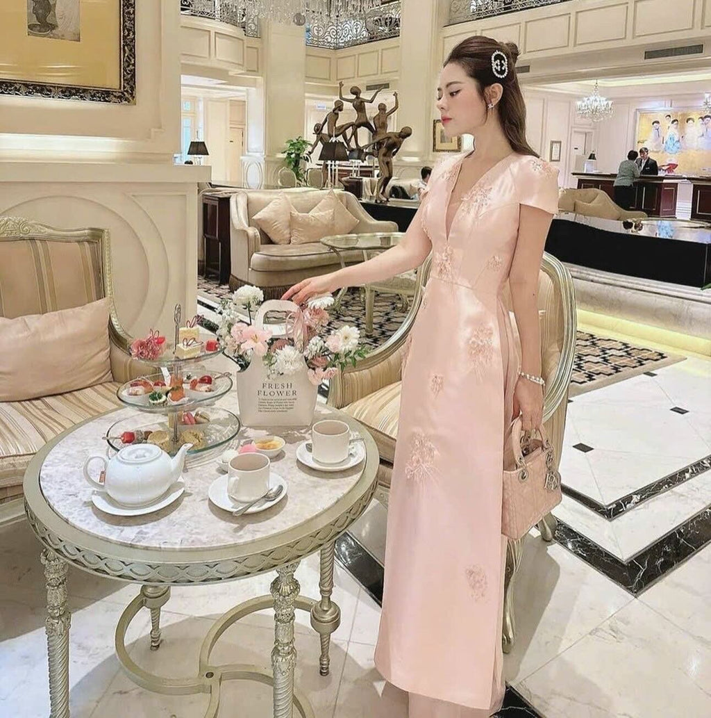 Vietnamese modern Vee aodai pink , pants included