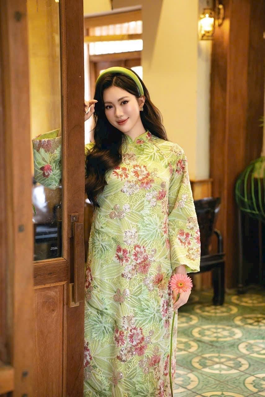 ComHoa Vietnamese aodai KimSa  floral embroidery green sequins, pants included