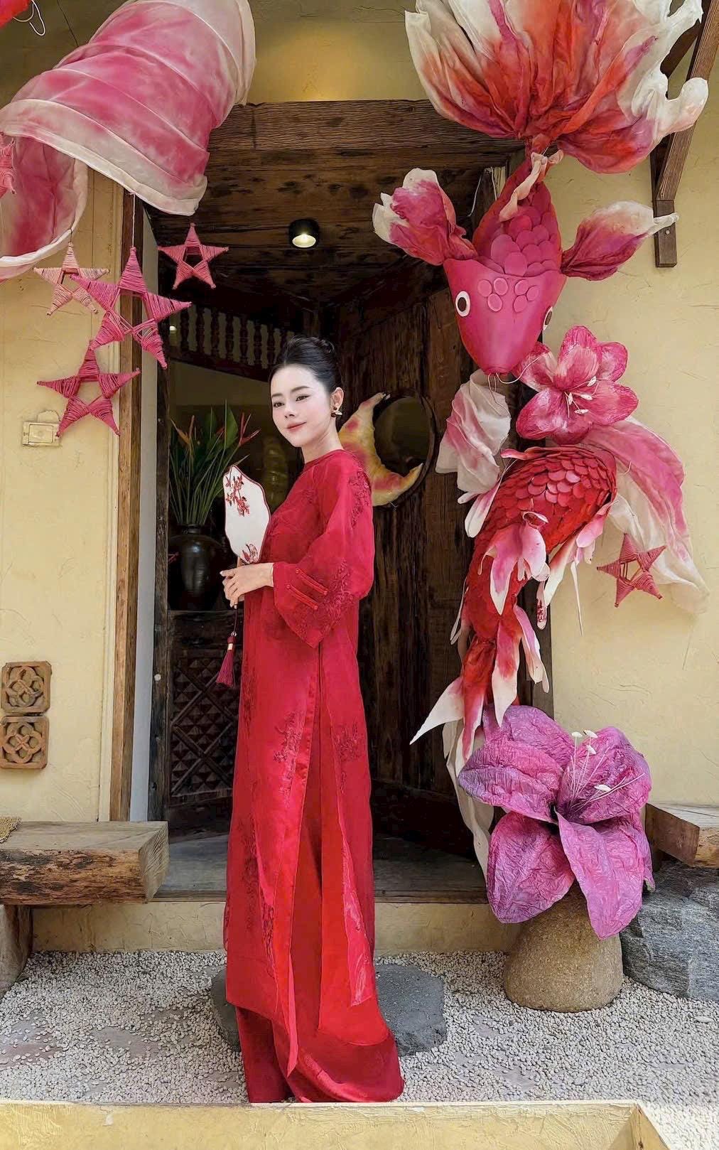 Vietnamese ao dai LinkLan red embroidered floral design aodai, brooch and pants included