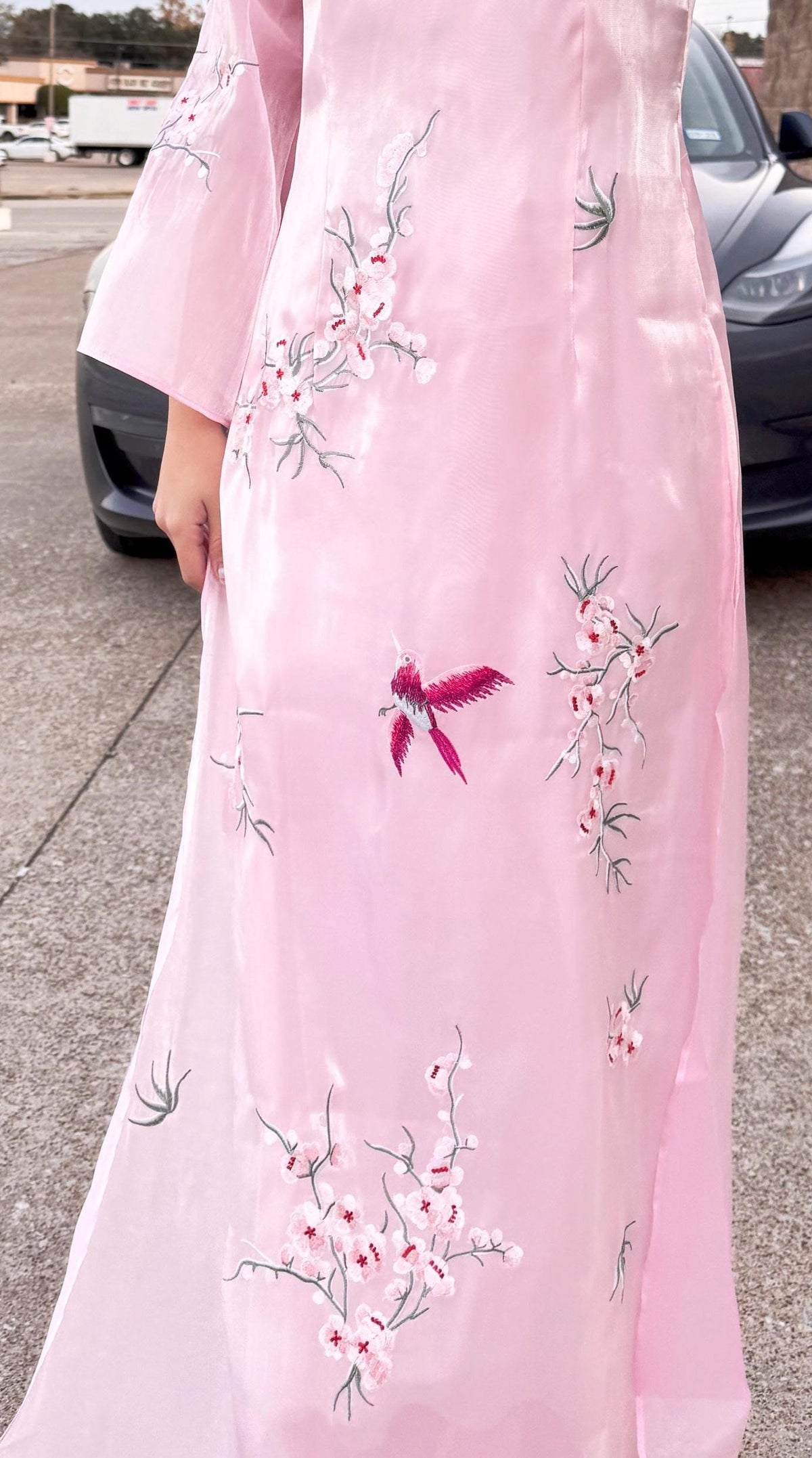 Xynh Vietnamese ao dai embroidery pink, pants included