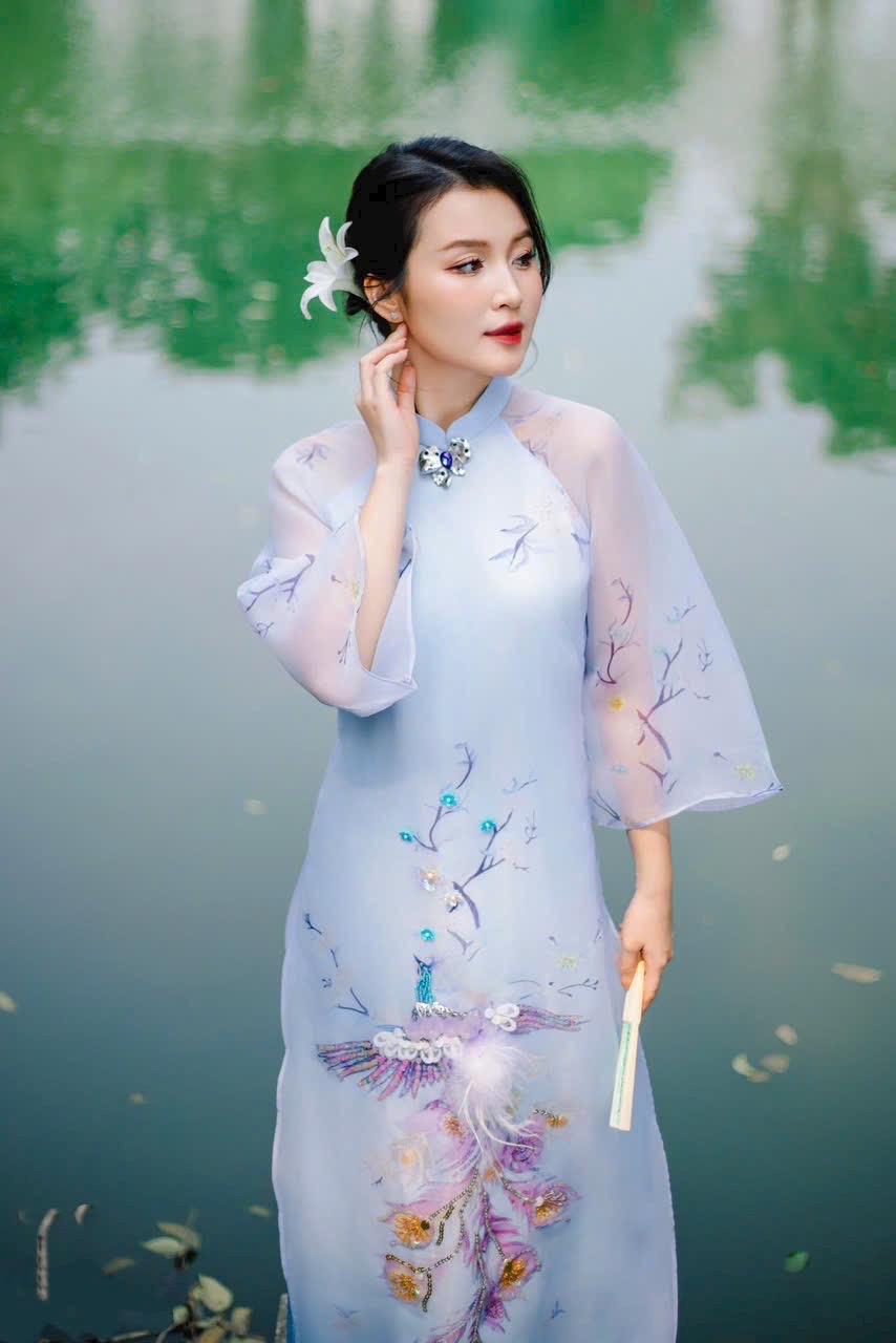 LamDong Vietnamese ao dai blue, brooch and pants included