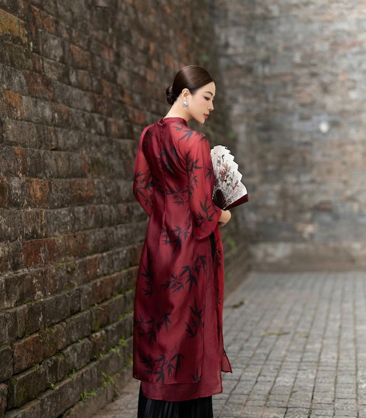 Vietnamese ao dai loose style Latruc red, pants included
