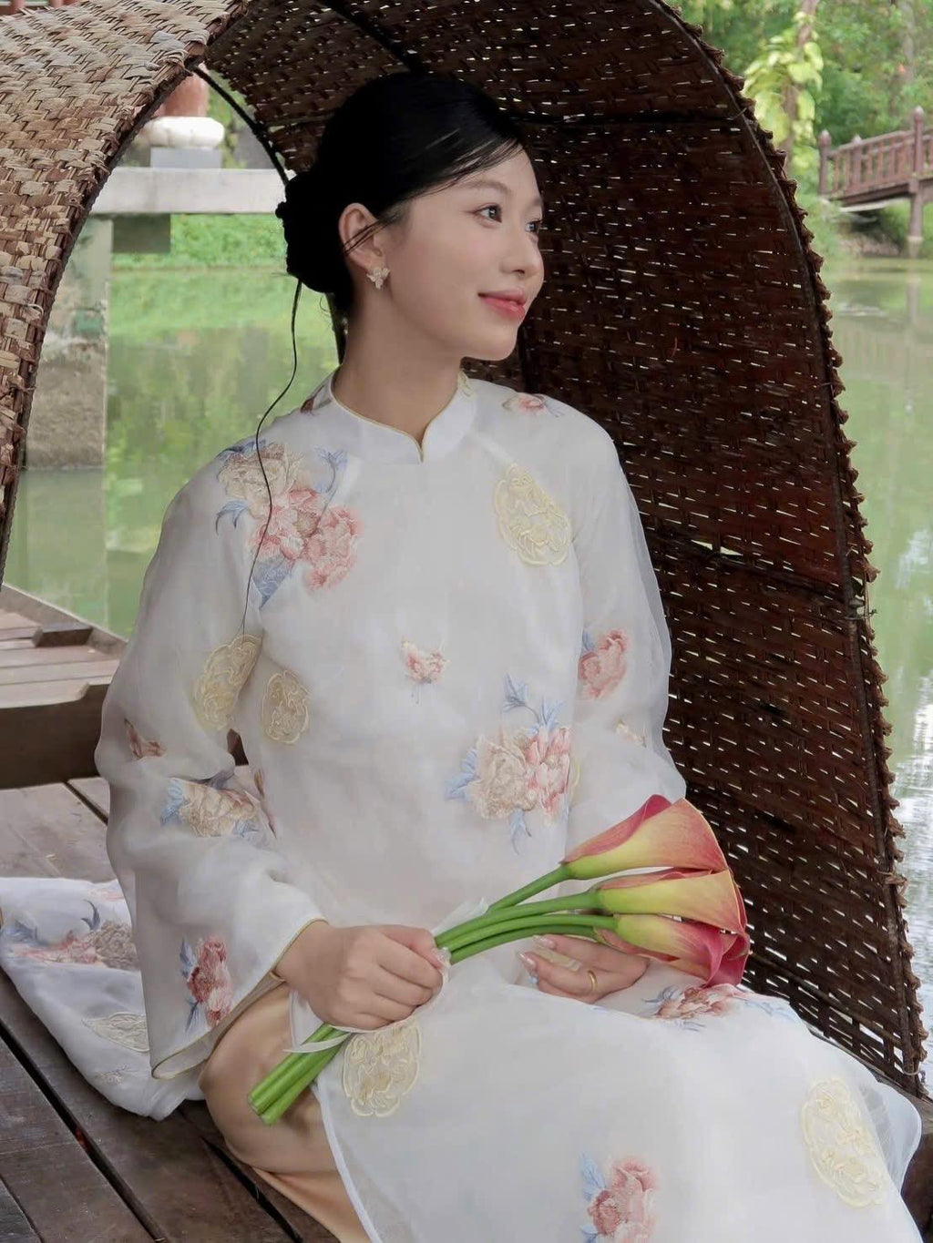 Vietnamese ao dai VanHoaLinh embroidered white aodai, pants included
